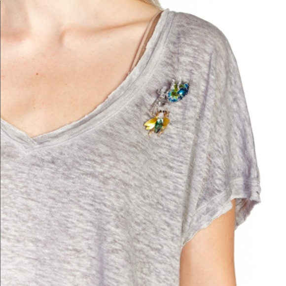 ▪️ARATTA | Gray Linen V-Neck Tee - Picture 2 of 4